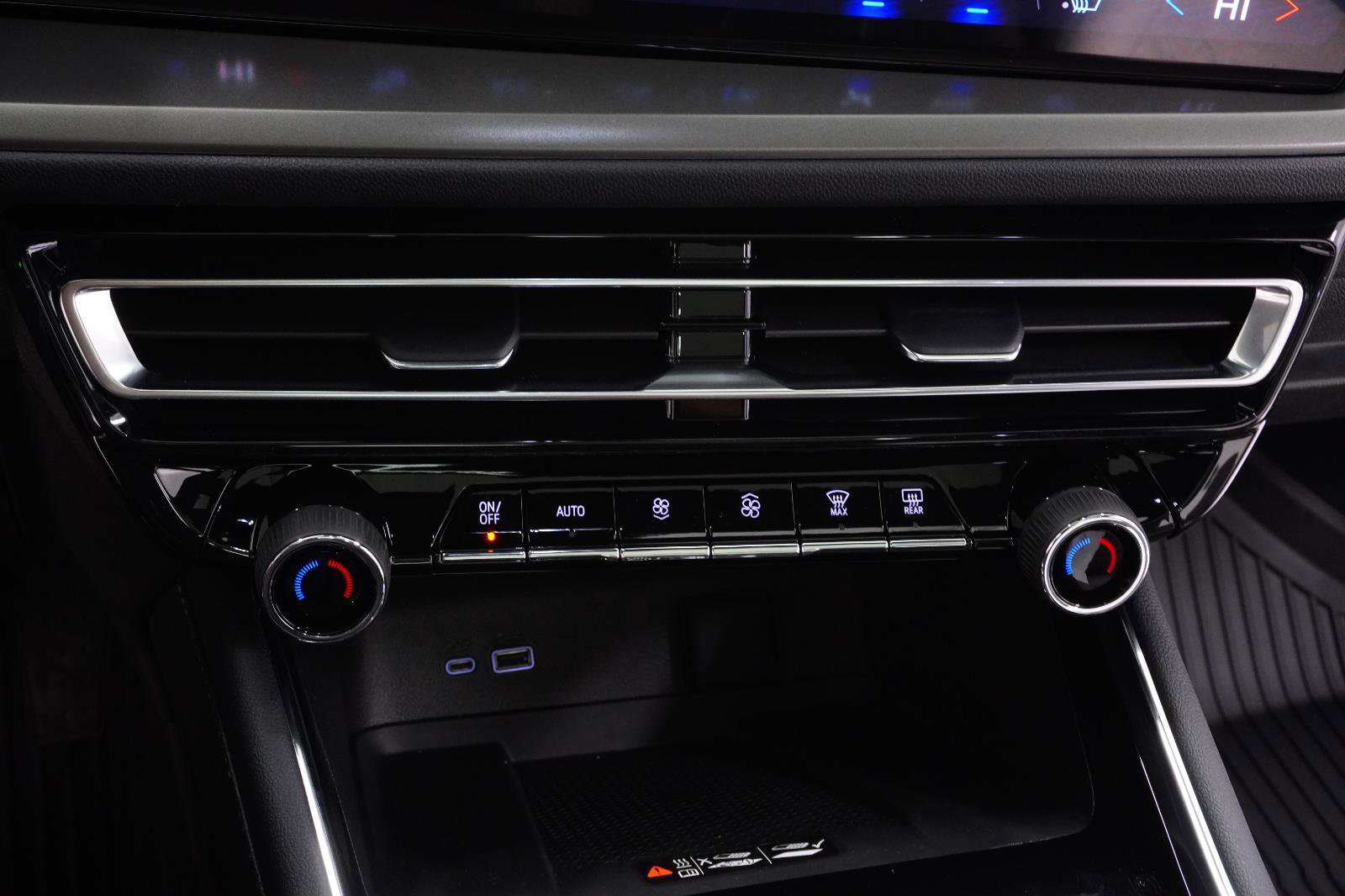 New 2026 Chevrolet Traverse LT w/ Sun and Wheel Package image 28