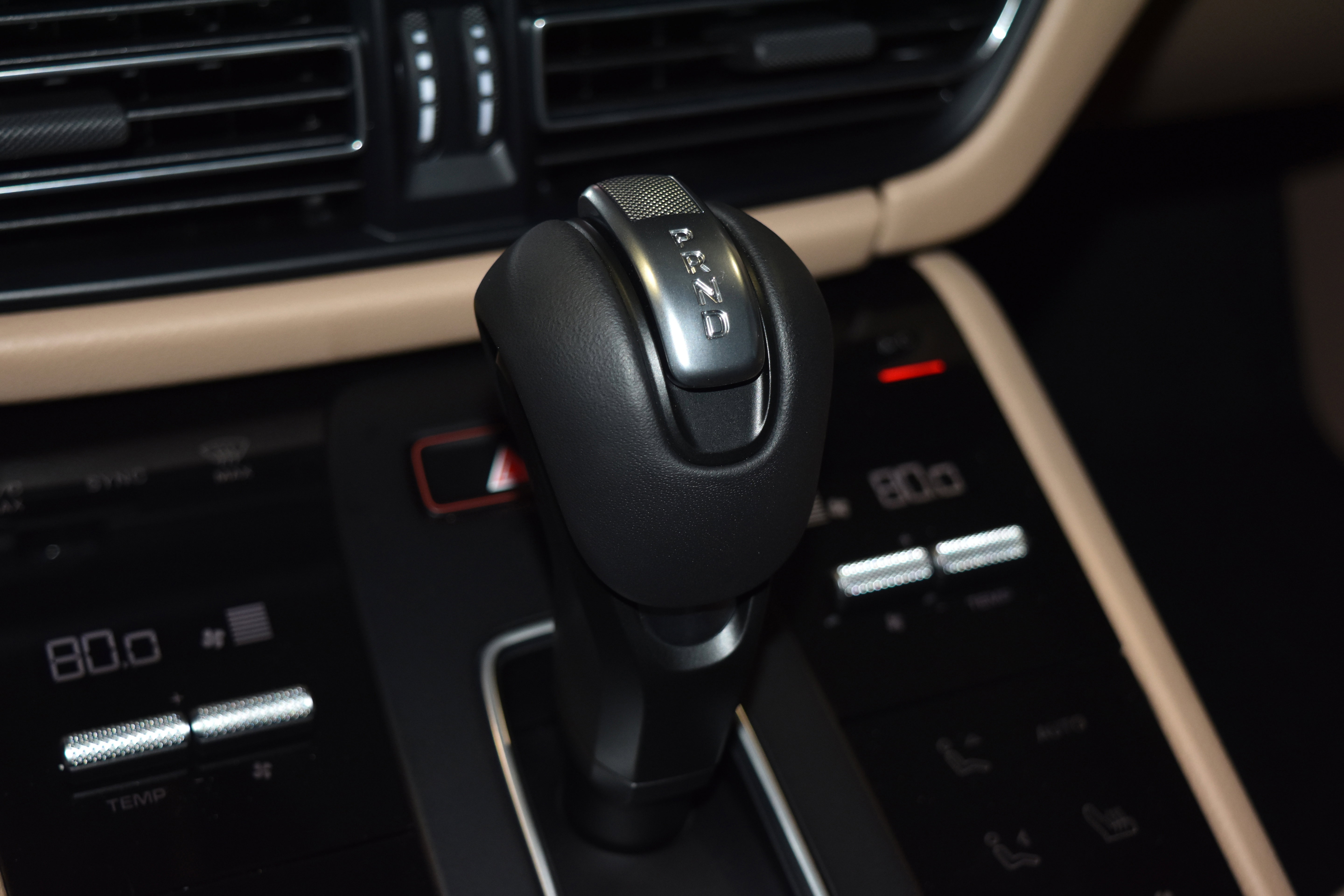 New 2026 Porsche Macan image 18