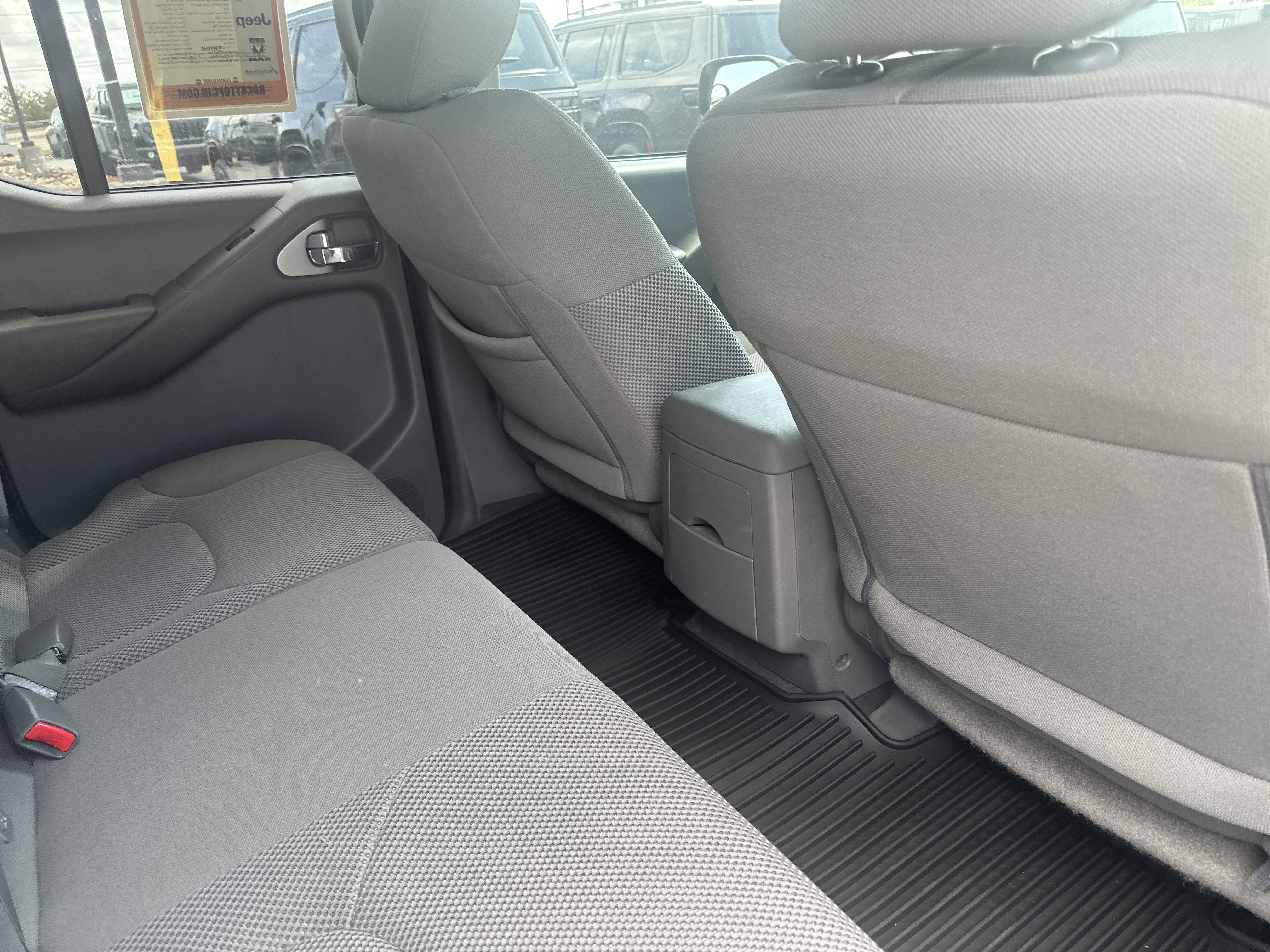 Used 2021 Nissan Frontier SV w/ Midnight Edition Floor Mats AWD/4WD image 27
