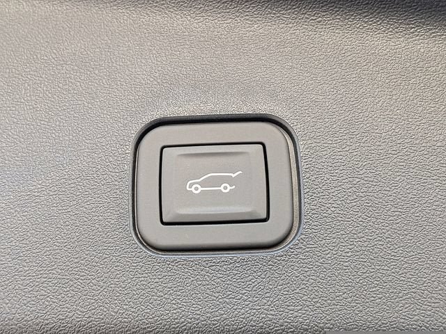 New 2026 Cadillac Vistiq Sport w/ LPO, Floor Liner Package AWD/4WD image 13