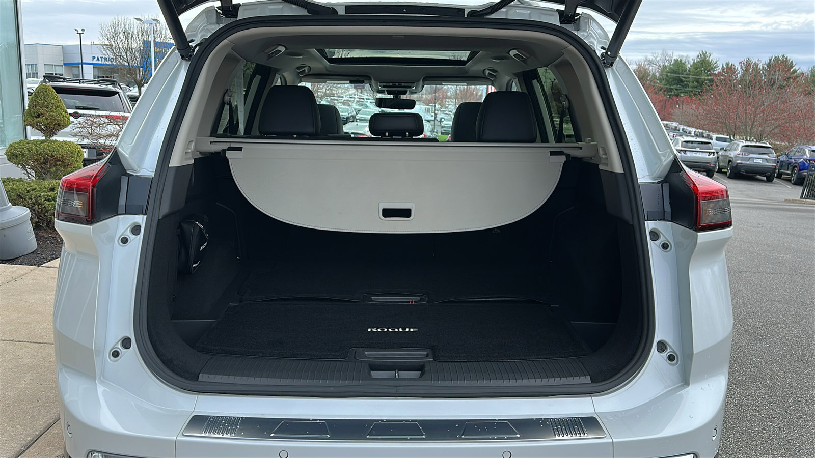 Certified 2024 Nissan Rogue Platinum w/ Platinum Premium Package image 6
