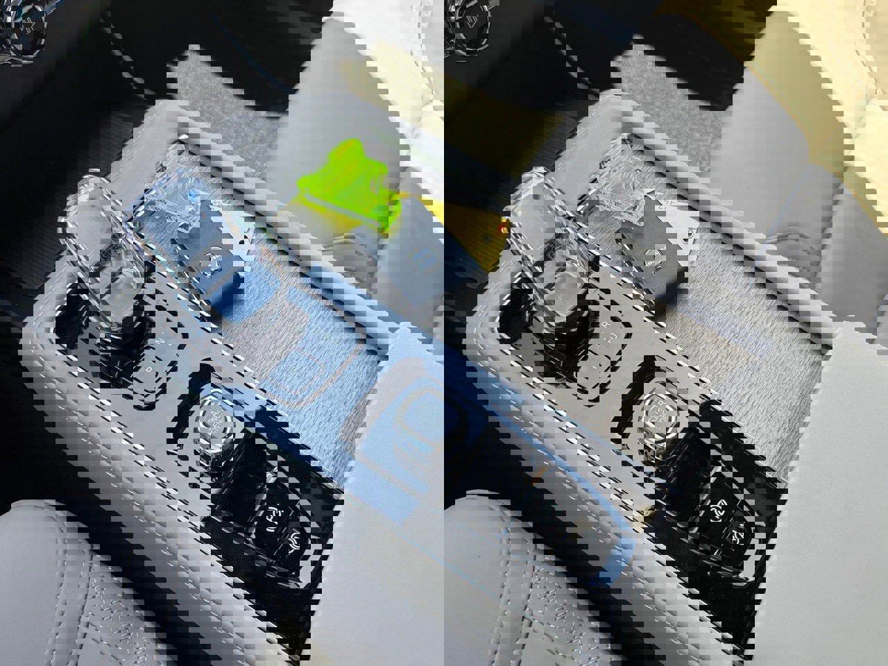 New 2026 Volvo XC90 B6 Plus w/ Protection Package Premier image 14