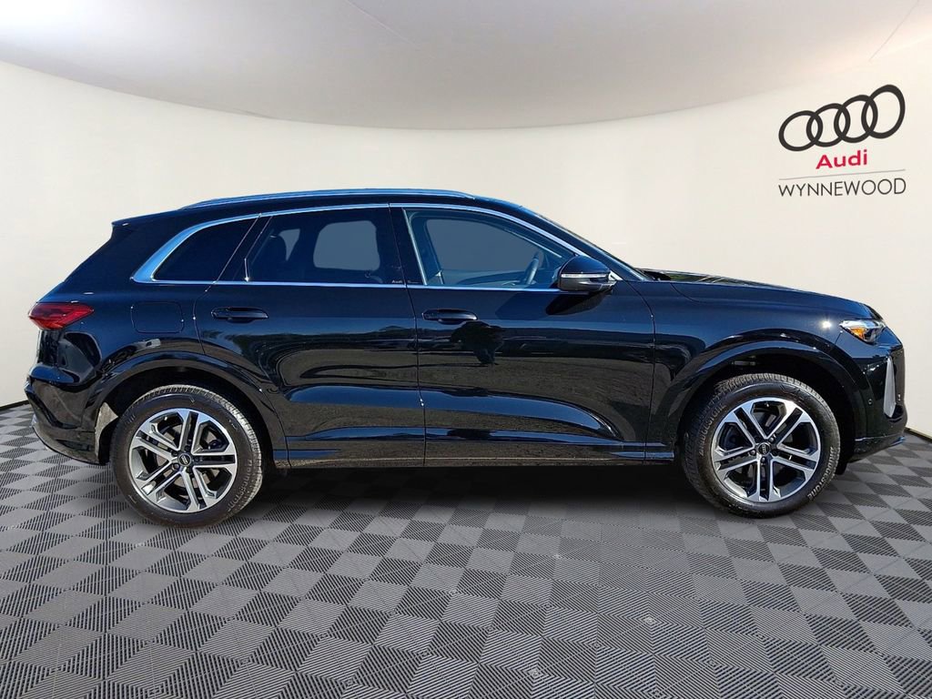 Certified 2025 Audi Q5 Premium w/ Premium Plus AWD/4WD image 7