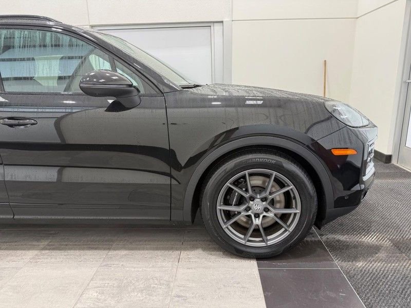 Certified 2024 Porsche Cayenne image 10