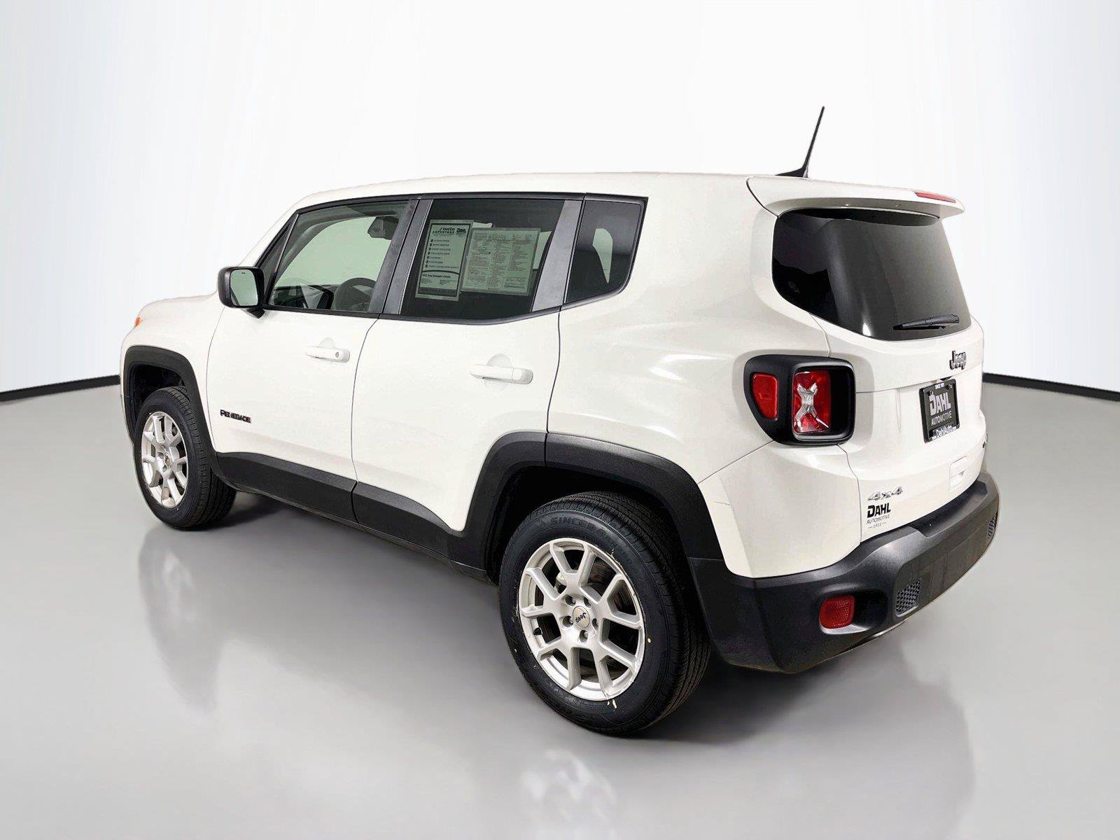 Used 2023 Jeep Renegade Latitude AWD/4WD image 10