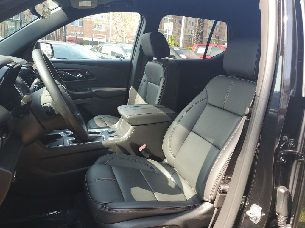 Used 2023 Chevrolet Traverse RS image 19