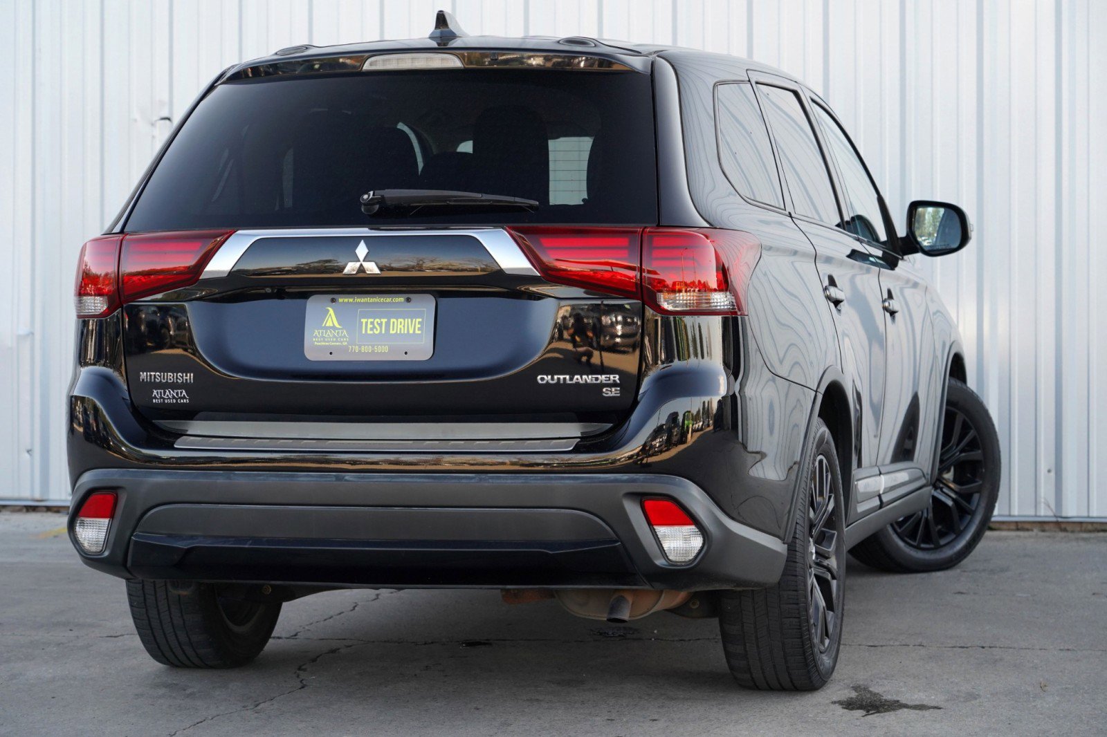 Used 2017 Mitsubishi Outlander SE image 4