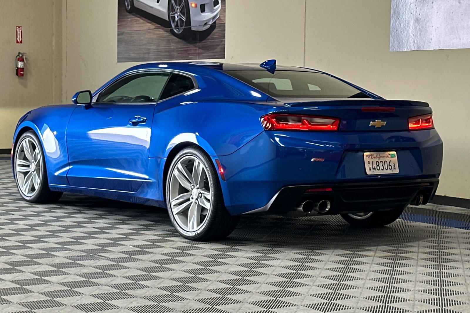 Used 2016 Chevrolet Camaro LT RWD image 6