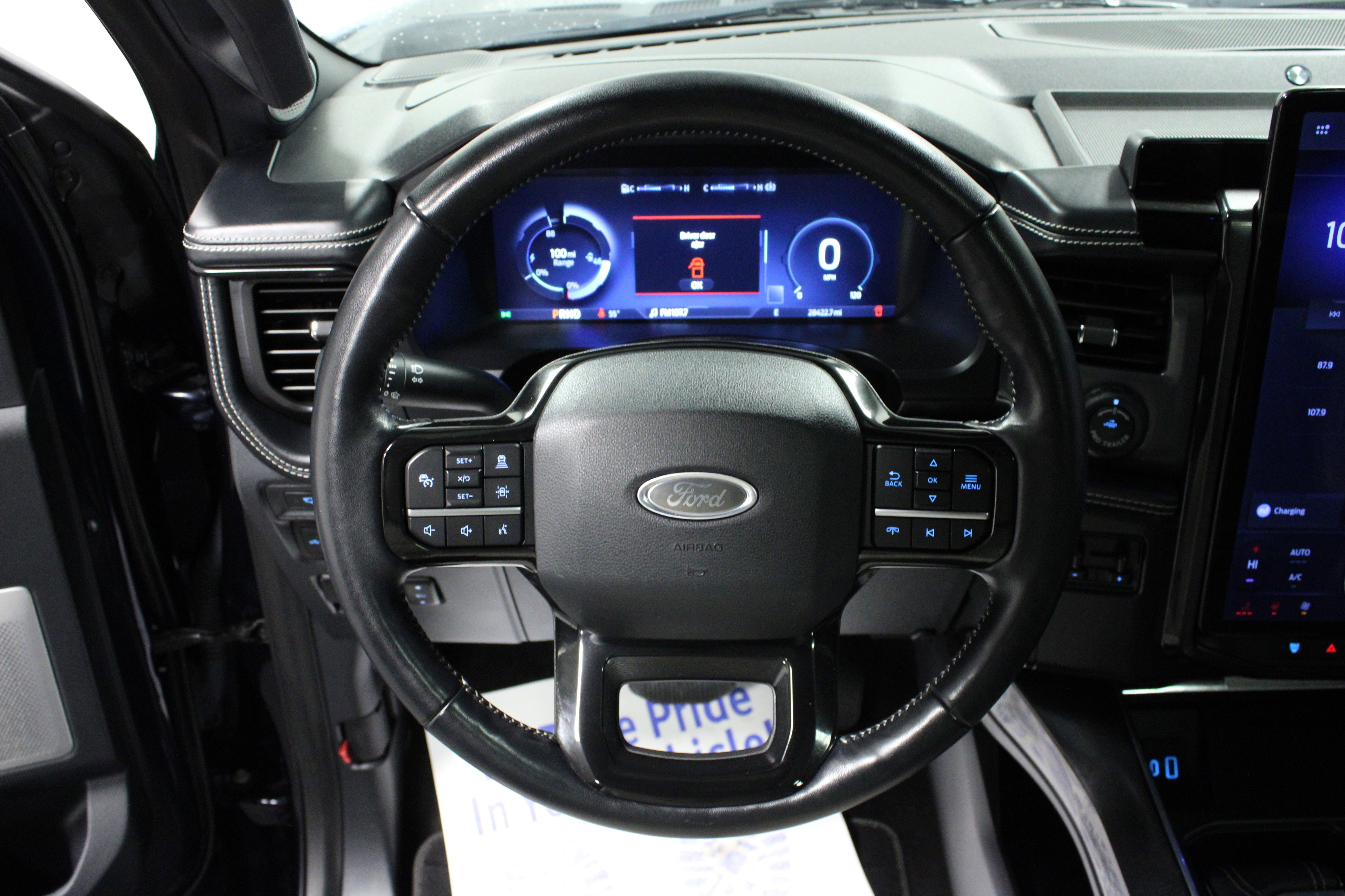 Used 2022 Ford F150 Lightning Platinum image 17