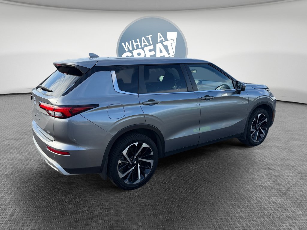 Used 2022 Mitsubishi Outlander SE FWD image 3