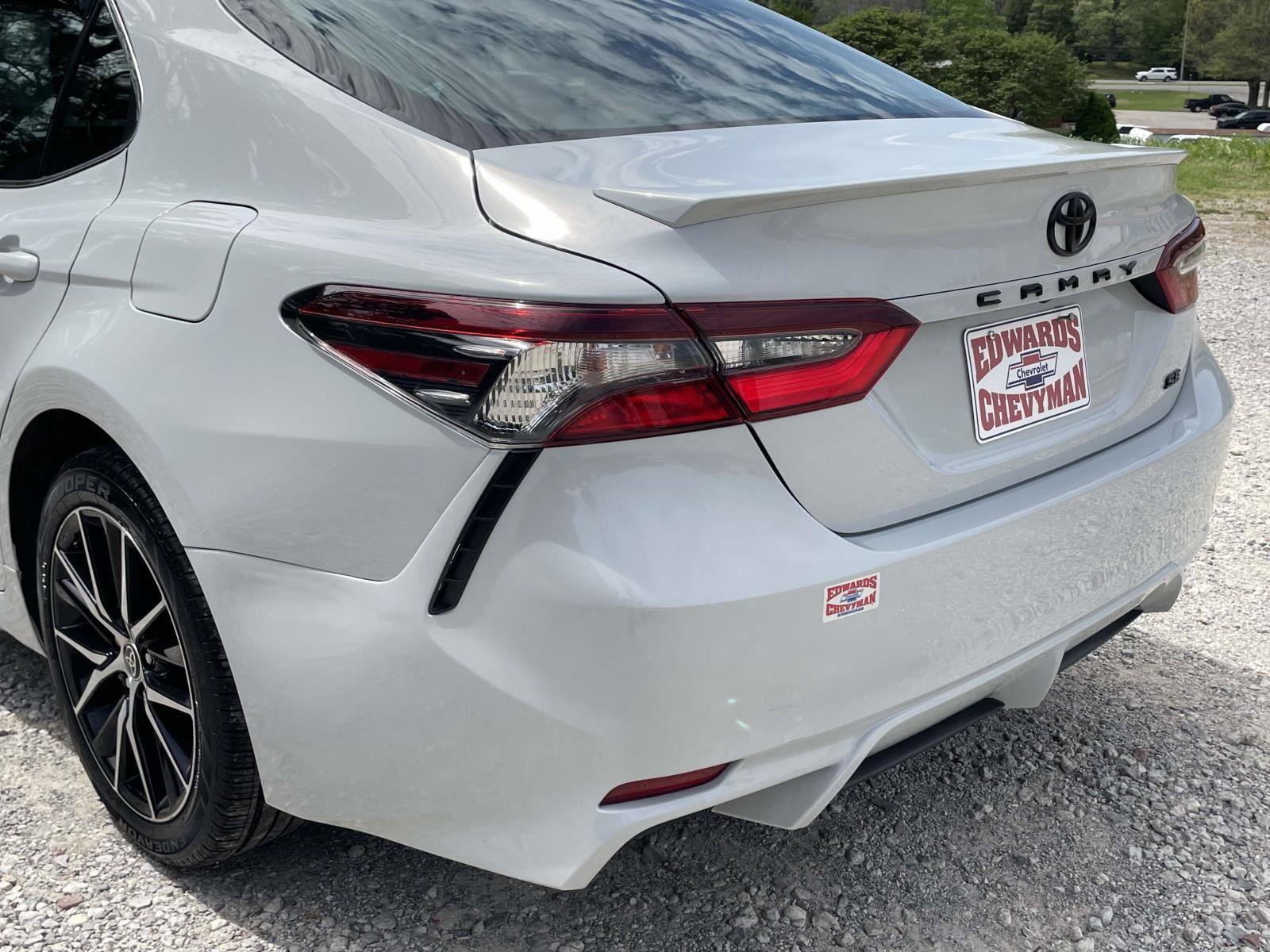 Used 2022 Toyota Camry SE image 31