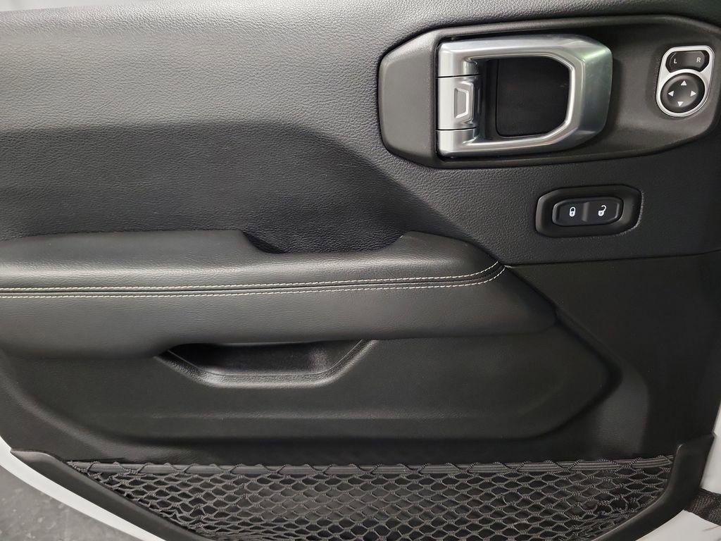 Used 2019 Jeep Wrangler Unlimited Sahara w/ LED Lighting Group image 22