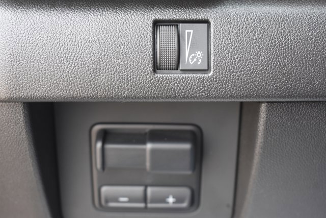 Used 2025 GMC Canyon AT4 image 28