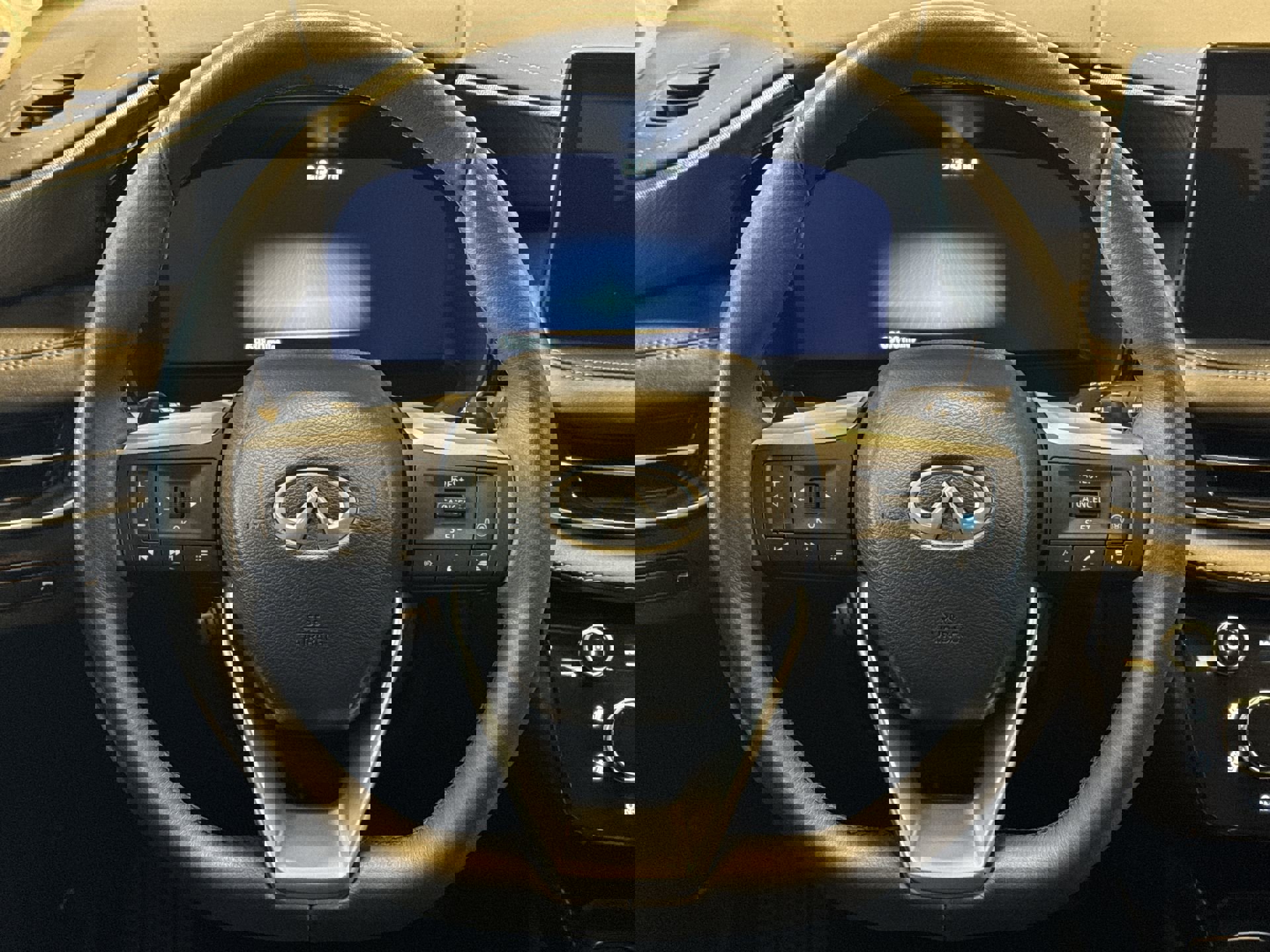 Certified 2025 INFINITI QX60 Luxe image 14