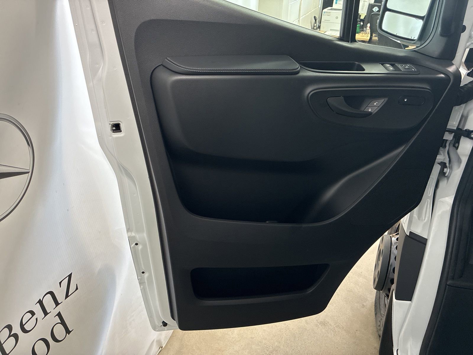 New 2025 Mercedes-Benz Sprinter 3500 image 9