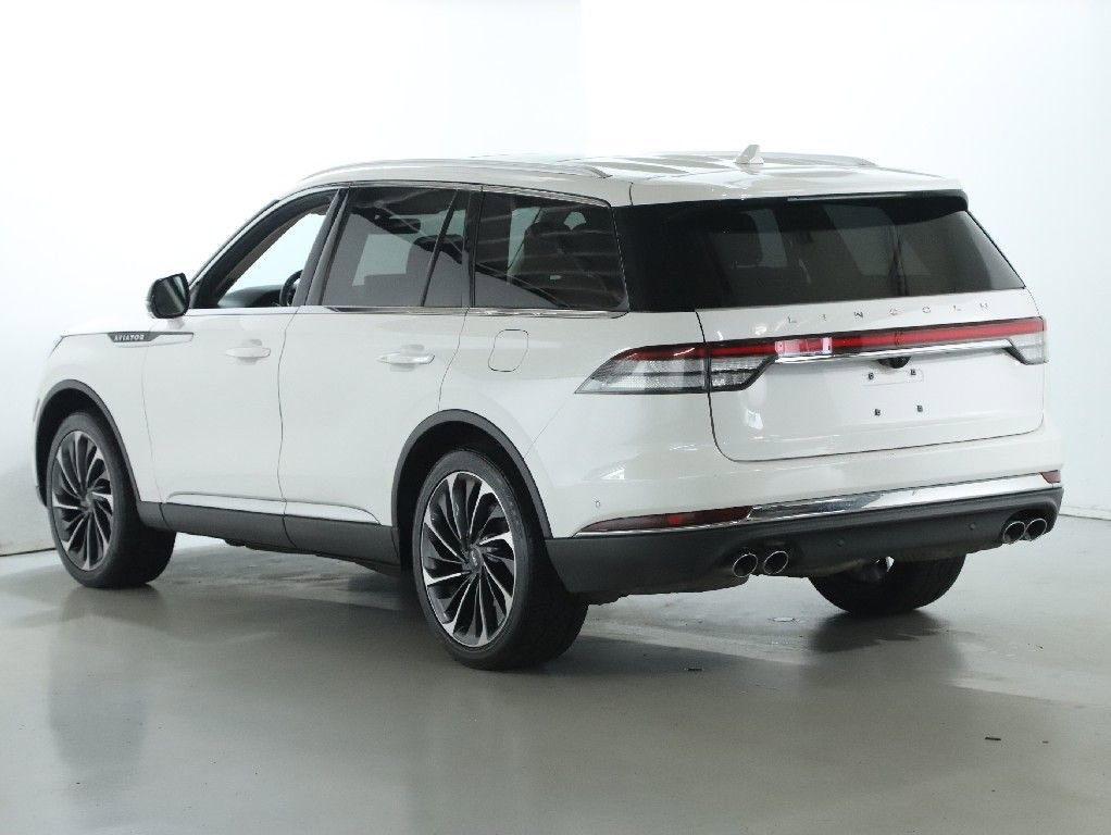 Used 2020 Lincoln Aviator Reserve w/ Equipment Group 201A image 39
