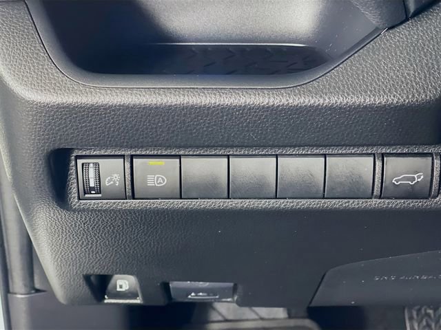 Used 2023 Toyota RAV4 XSE AWD/4WD image 11