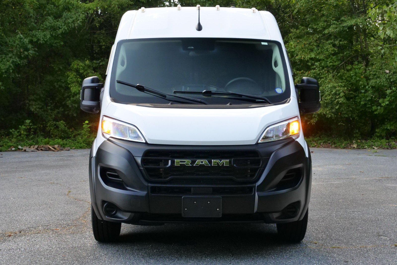 Used 2024 RAM ProMaster 2500 FWD image 5