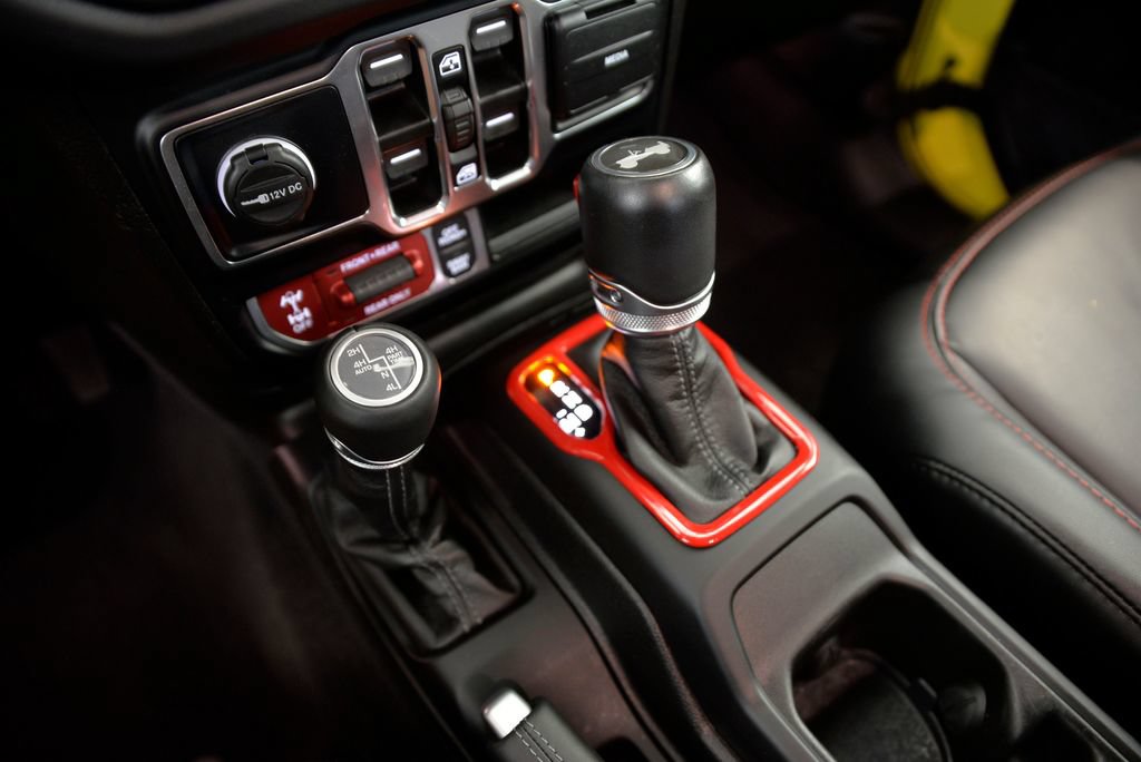 Used 2024 Jeep Wrangler Unlimited Rubicon AWD/4WD image 26