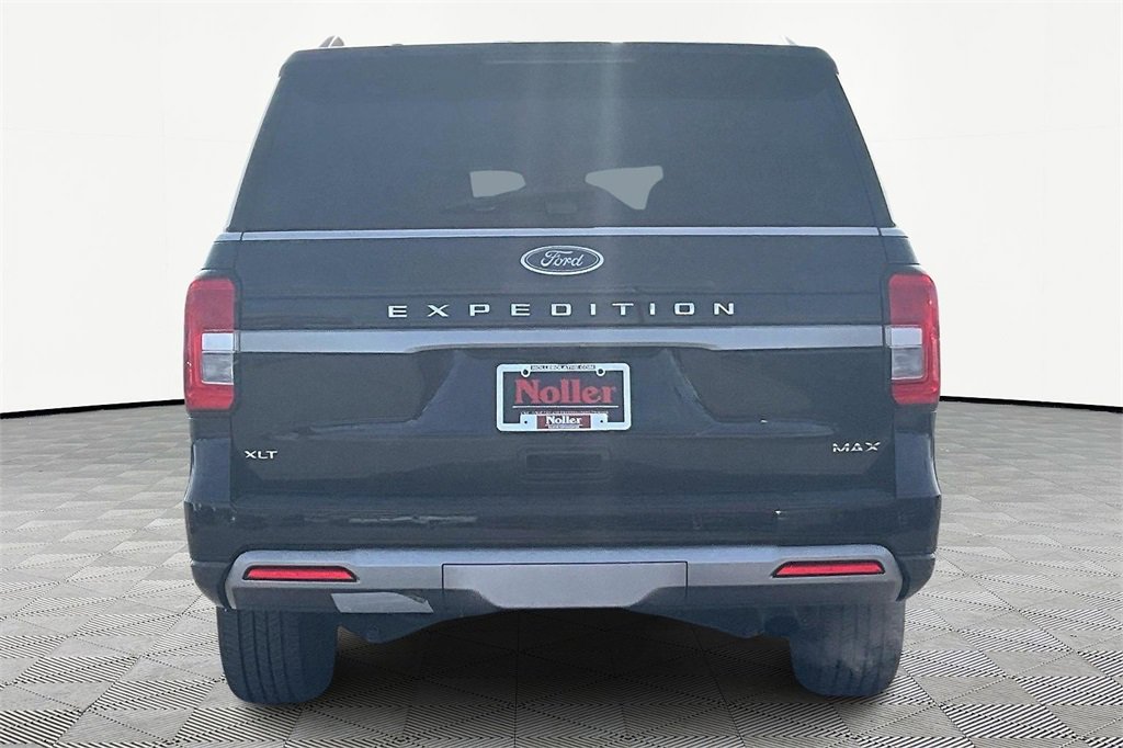 Used 2024 Ford Expedition Max XLT image 4