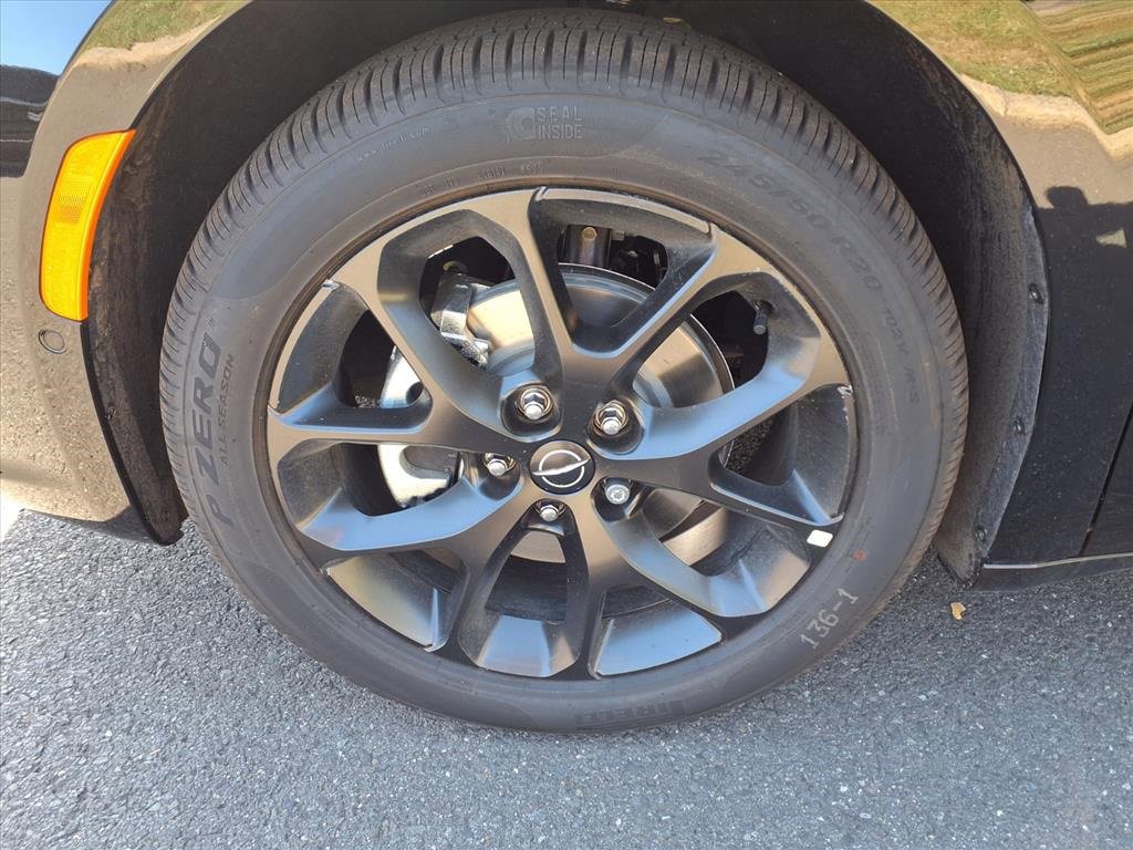 New 2026 Chrysler Pacifica Limited image 5