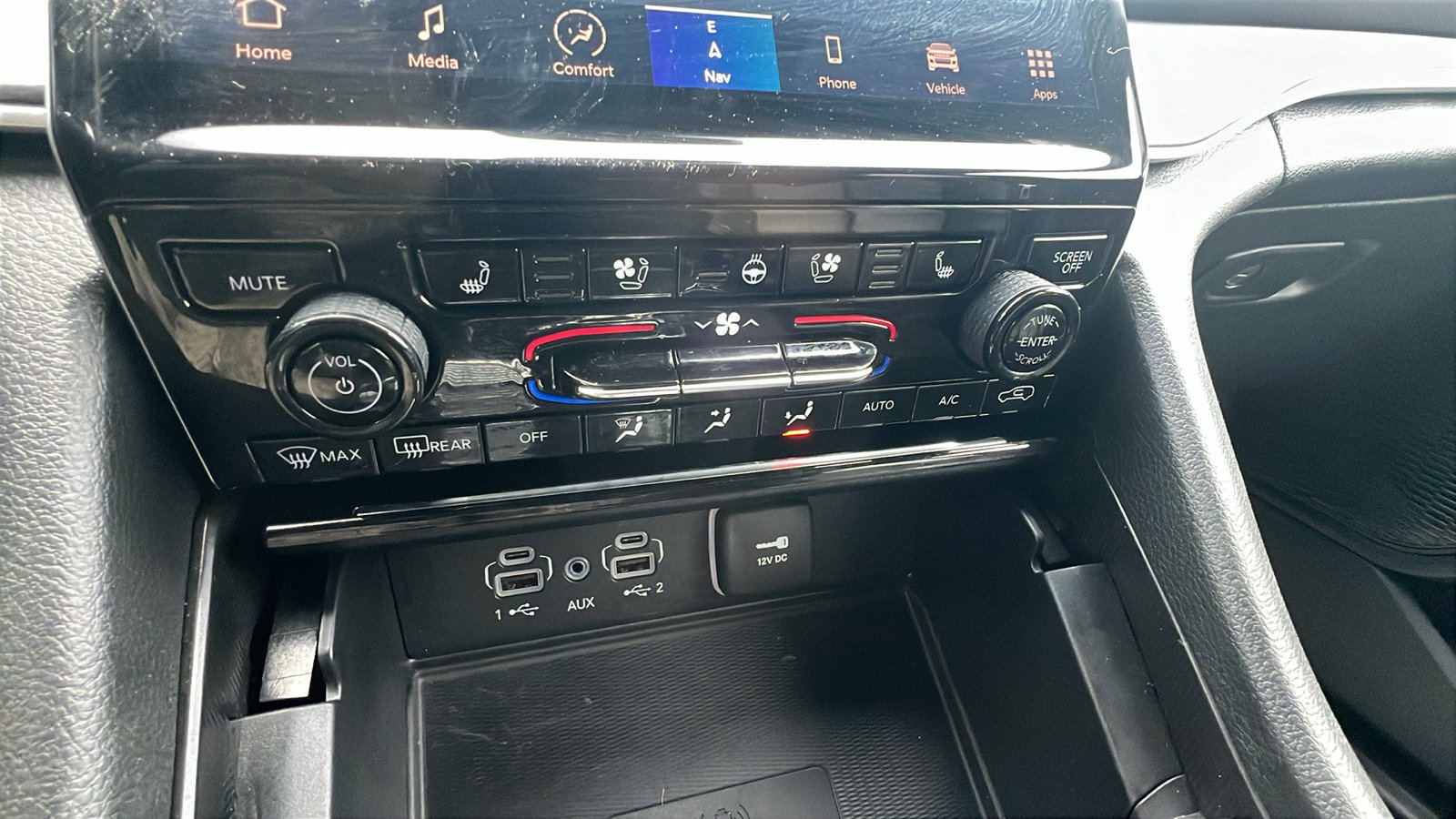 Used 2024 Jeep Grand Cherokee L Limited w/ Luxury Tech Group II image 38