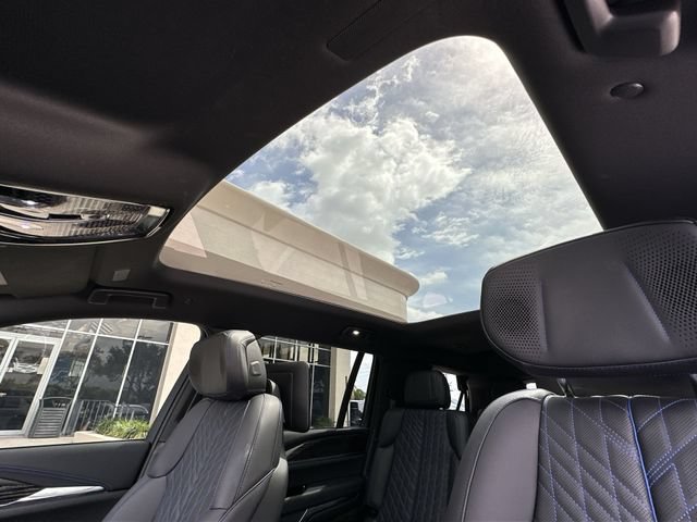 Certified 2026 Cadillac Escalade IQL Sport 1 w/ LPO, ONYX Package AWD/4WD image 29