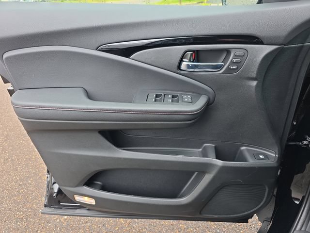 New 2026 Honda Ridgeline Black Edition image 9