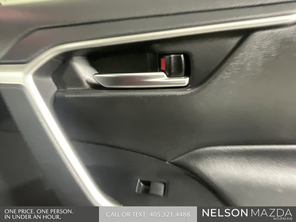 Used 2021 Toyota RAV4 XLE image 19