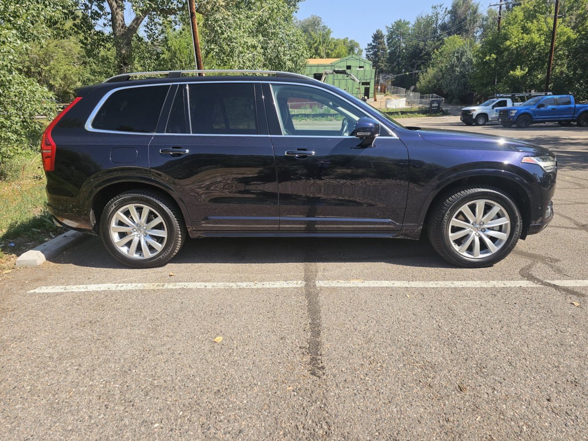 Used 2017 Volvo XC90 T6 Momentum w/ Vision Package AWD/4WD image 6