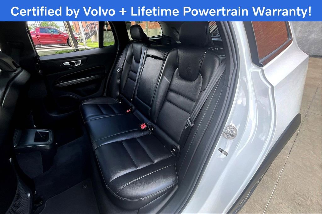 Used 2025 Volvo V60 B5 Cross Country Plus image 34