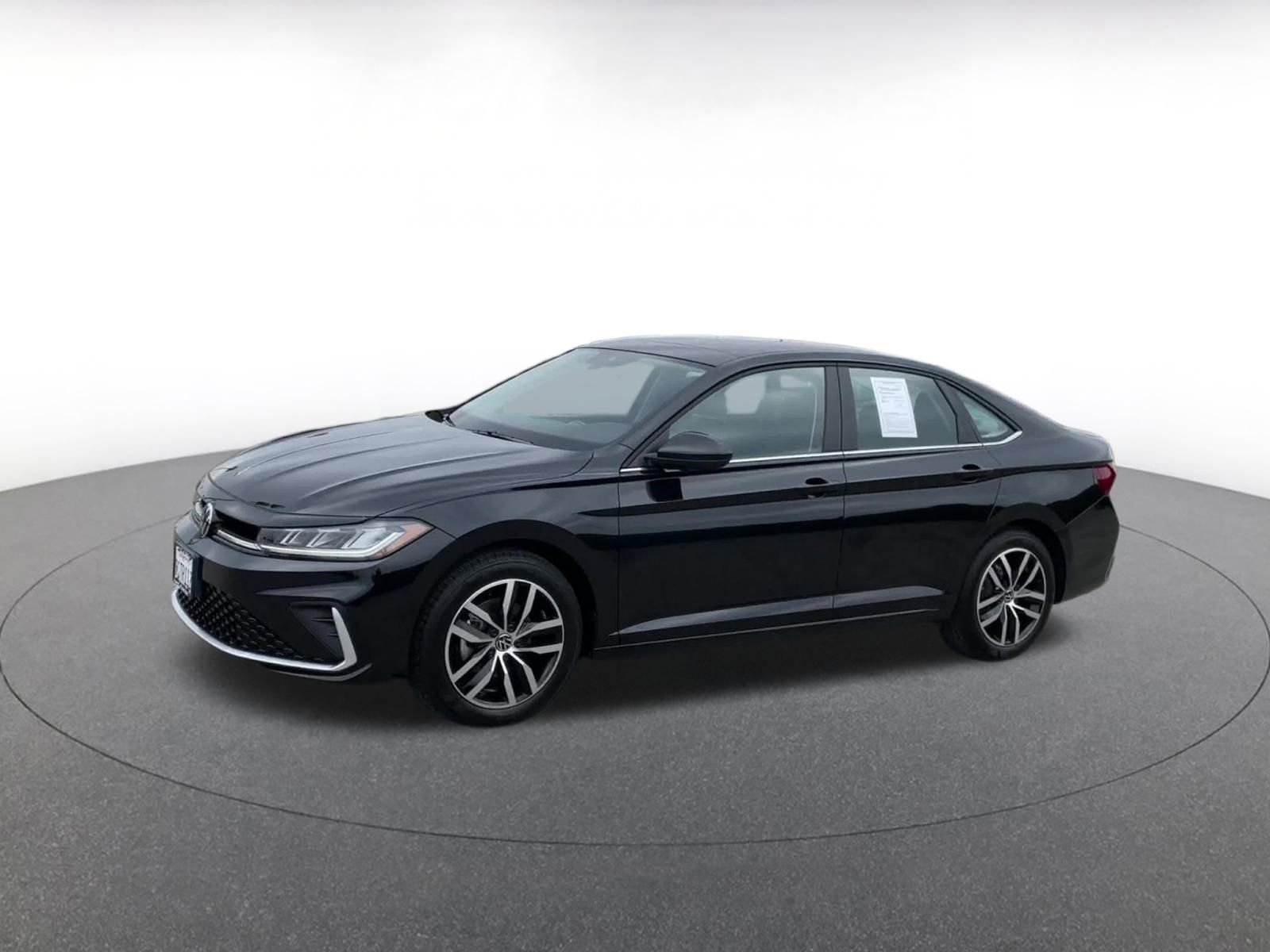 Used 2025 Volkswagen Jetta SE image 8