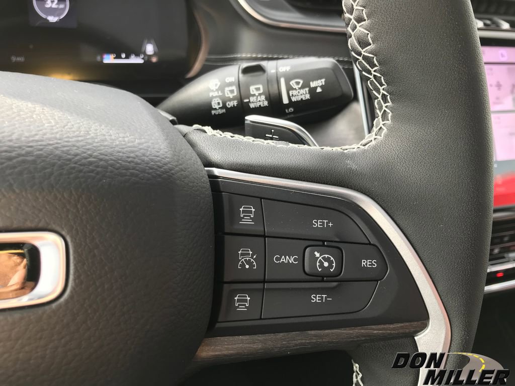 New 2025 Jeep Grand Cherokee Limited w/ Luxury Tech Group II image 19