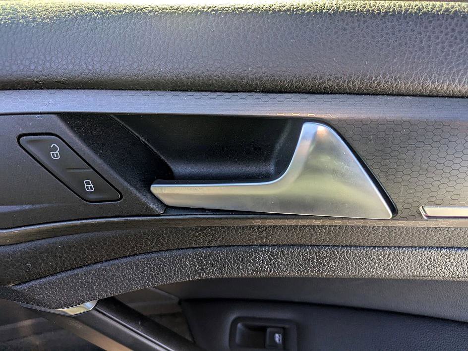 Used 2020 Volkswagen GTI SE image 35