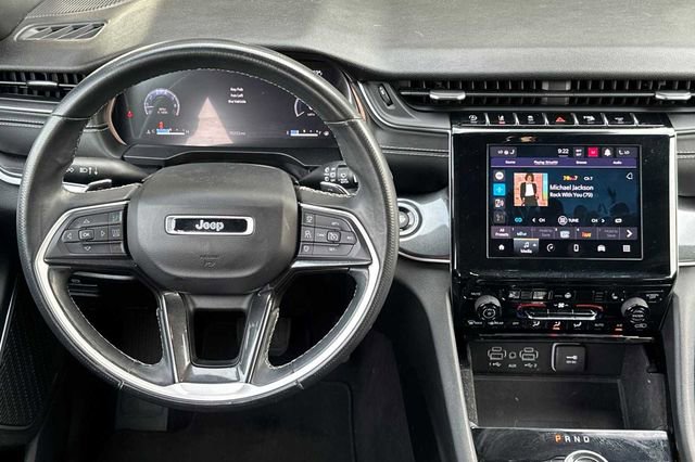 Used 2021 Jeep Grand Cherokee L Laredo image 12