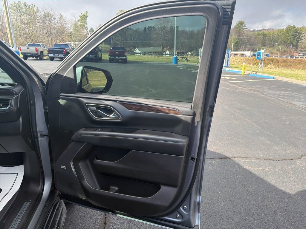 Used 2021 Chevrolet Suburban LT w/ Rear Media and Nav Package image 42