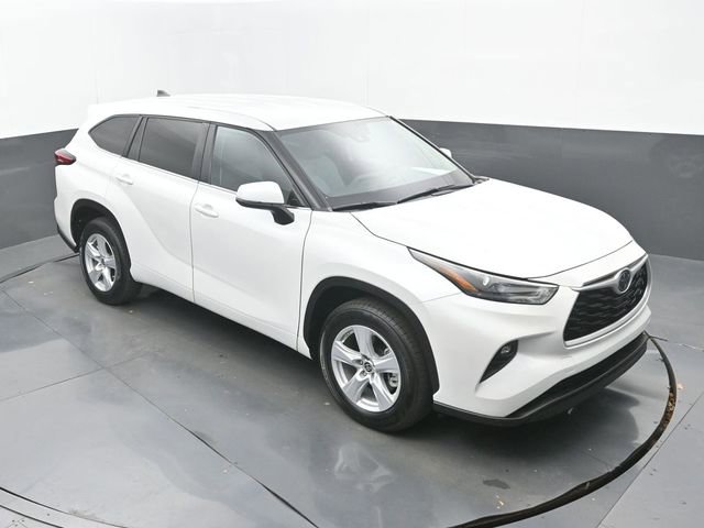 Used 2023 Toyota Highlander LE image 30