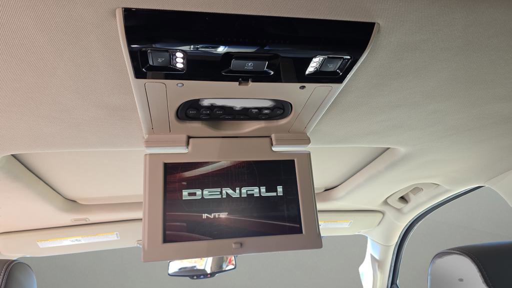 Used 2016 GMC Yukon XL Denali w/ Open Road Package image 17