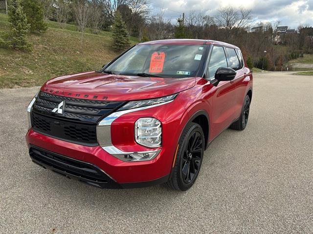 Used 2023 Mitsubishi Outlander SE Black Edition image 8