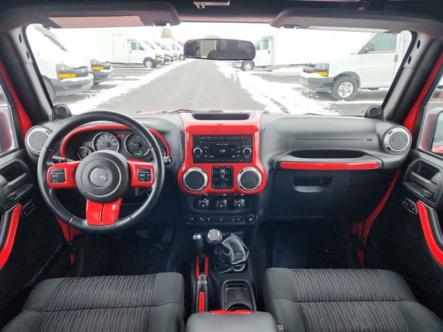 Used 2012 Jeep Wrangler Unlimited Sahara image 33