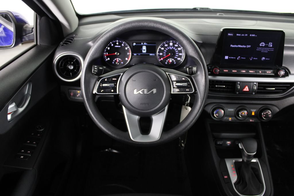 Used 2023 Kia Forte LXS w/ LXS Technology Package FWD image 7