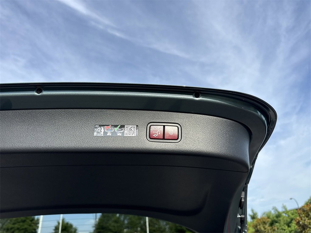 New 2025 Mercedes-Benz GLC 350e 4MATIC image 16