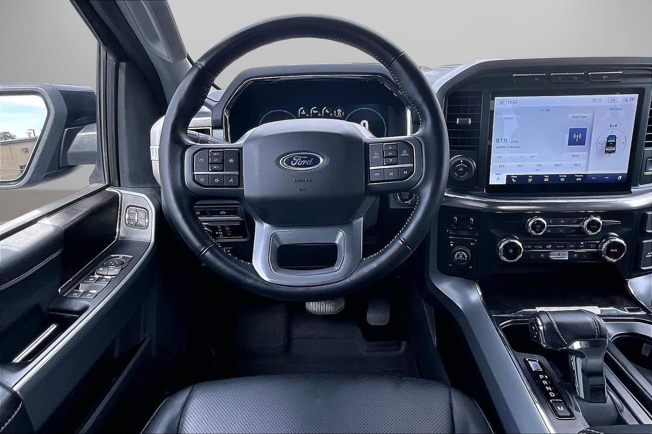 Used 2022 Ford F150 Lariat w/ Trailer Tow Package image 12