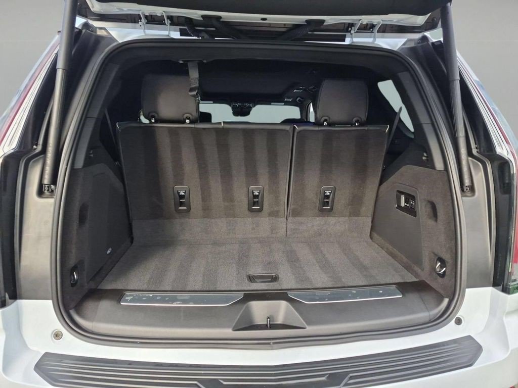 Certified 2026 Cadillac Escalade Platinum Sport w/ LPO, ONYX Package AWD/4WD image 26