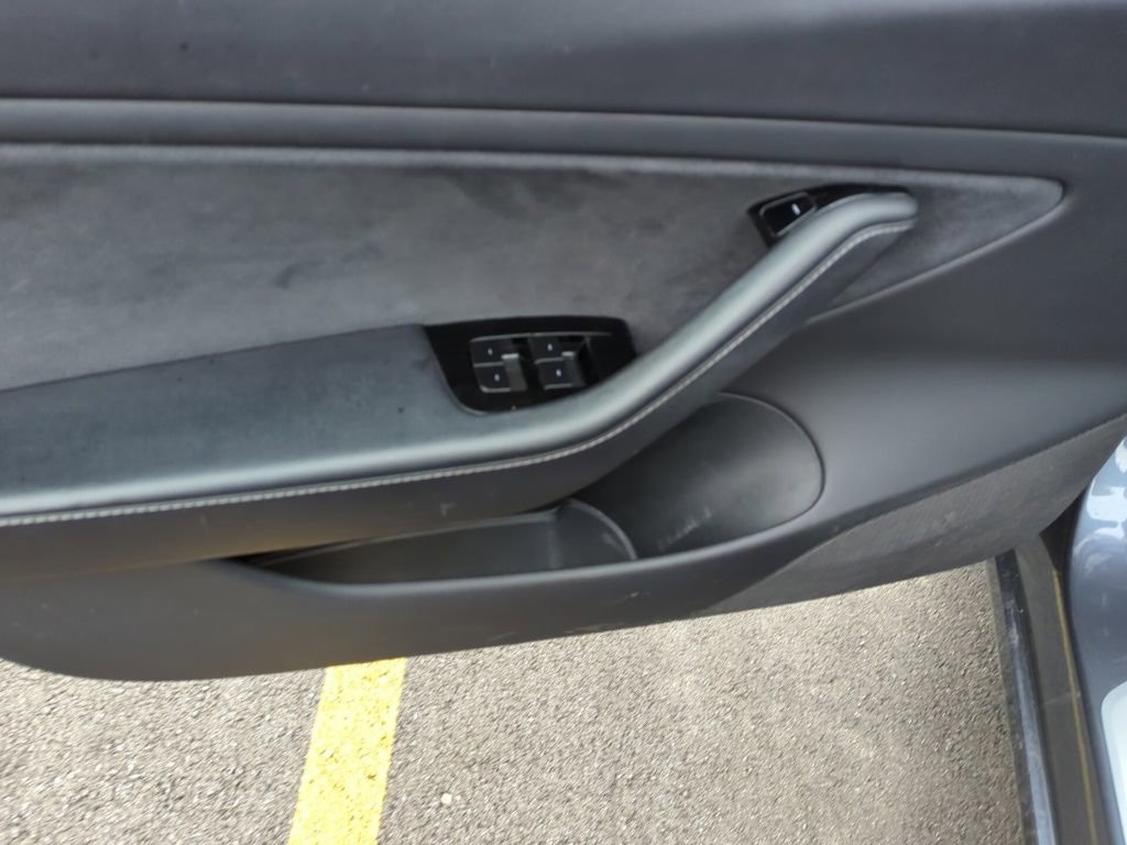 Used 2018 Tesla Model 3 Long Range image 8