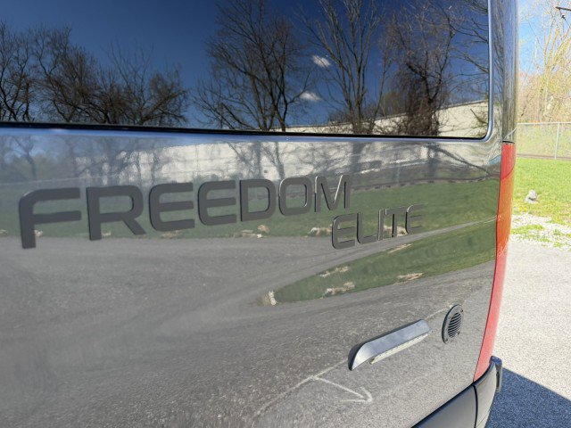 Used 2022 Mercedes-Benz Sprinter 2500 image 23