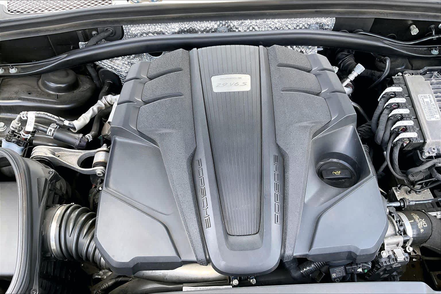 Used 2023 Porsche Macan S AWD/4WD image 31