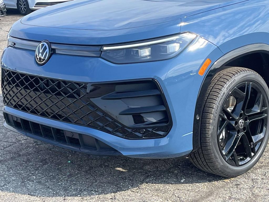 New 2026 Volkswagen Tiguan SE R-Line AWD/4WD image 6