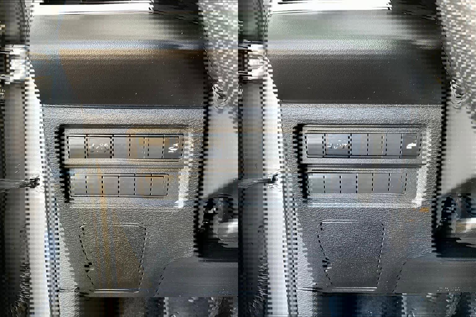 Used 2024 Mitsubishi Outlander SE image 33