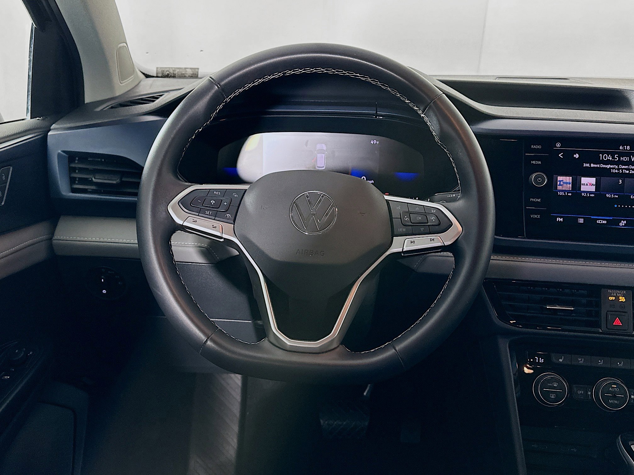 Used 2024 Volkswagen Taos SE image 17